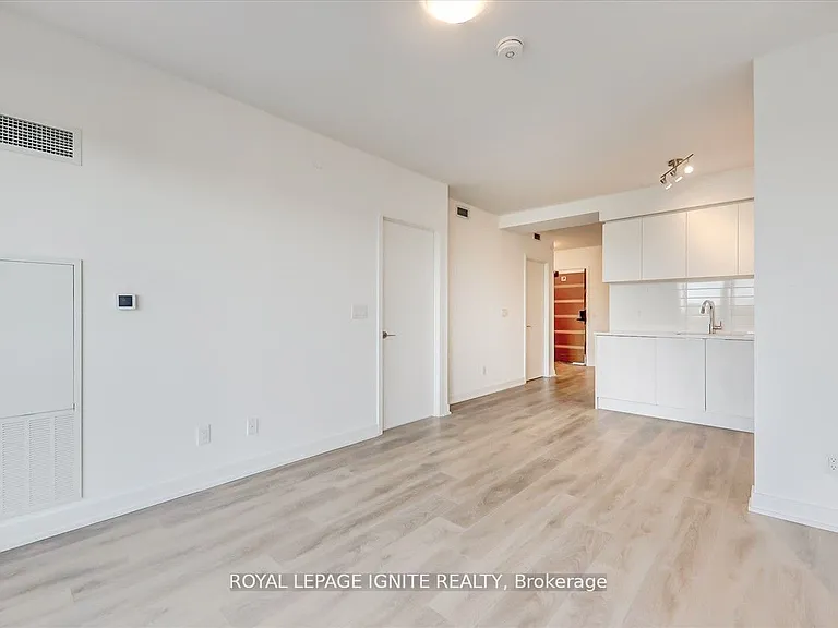 2033 Kennedy Rd #315 — Photo 13
