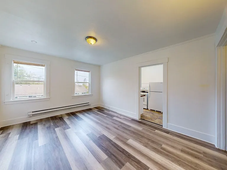 435 -Keystone Apartments — Photo 3