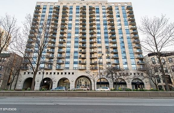 2nd image of 1250 N La Salle Dr APT 801