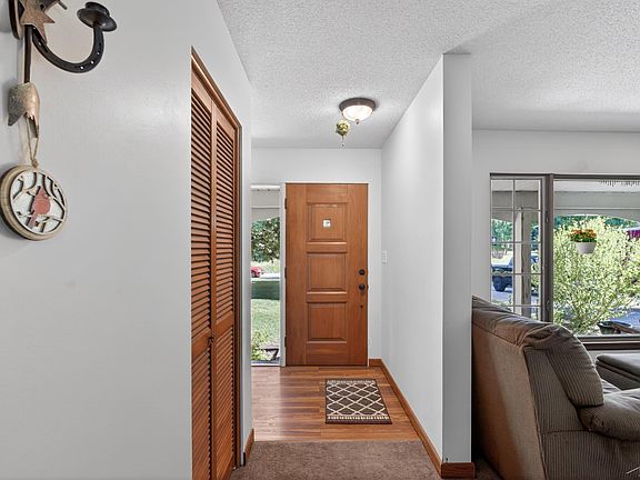 4th image of 3121 E Bullock Creek Dr