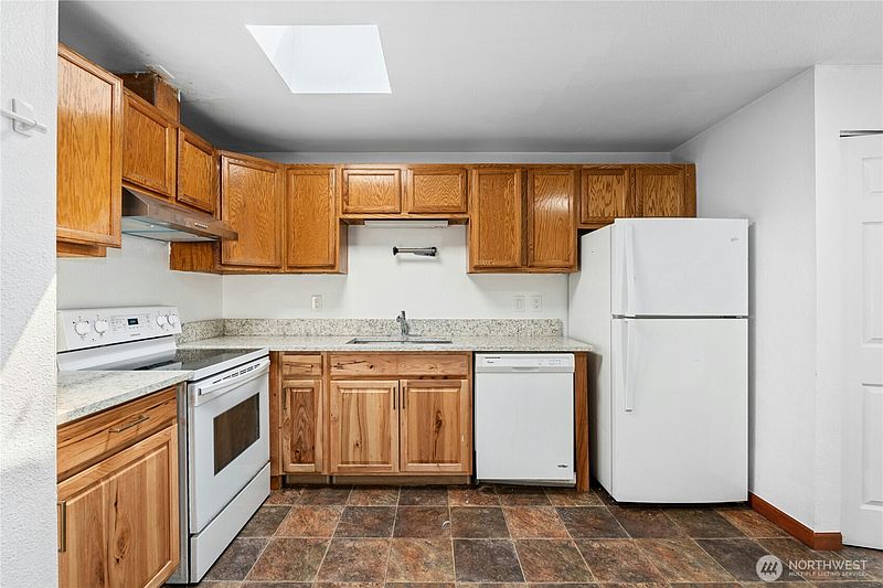4th image of 14600 SE 176th Street #R1