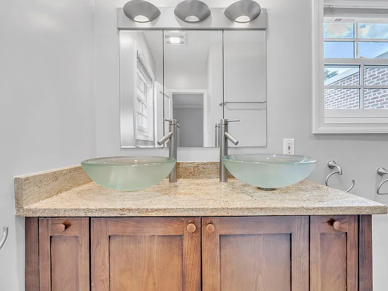 4306 Alton Pl NW — Photo 23