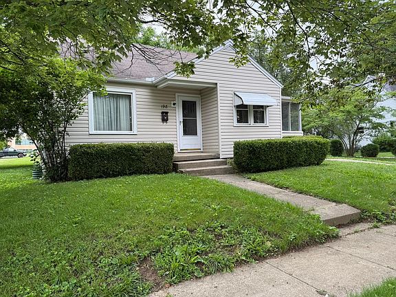 2nd image of 198 N Oak St