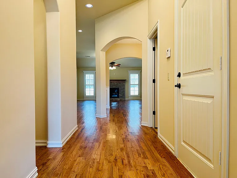 10932 S 77th Pl E — Photo 5