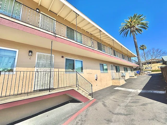 2 bed, 875 sqft, $2,150 — Photo 3