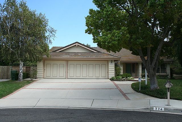 1st image of 774 Maysville Cir