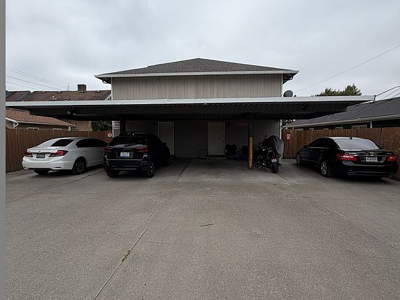 2nd image of 805 30th Ave APT D
