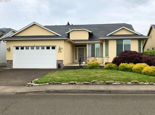818 Meadow Dr, Molalla, OR