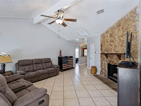5th image of 10930 Maple Rock Dr