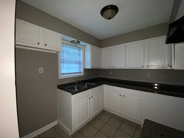 4125 Arrowhead Rd — Photo 4