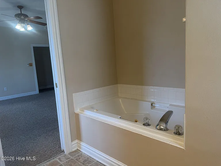 121 Scotland Rd — Photo 17