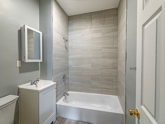 5th image of 352 Norfolk St
