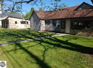 11572 Pine St, Elm Hall, MI 48830