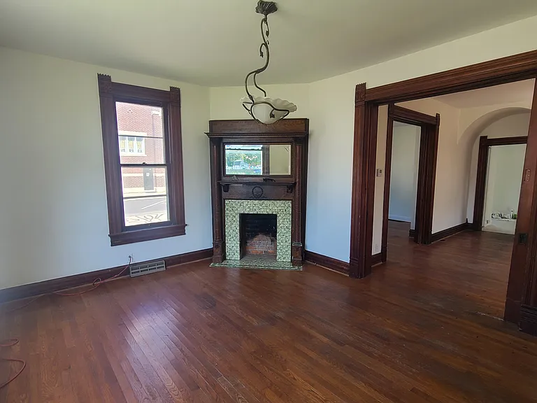 450 Main St — Photo 5