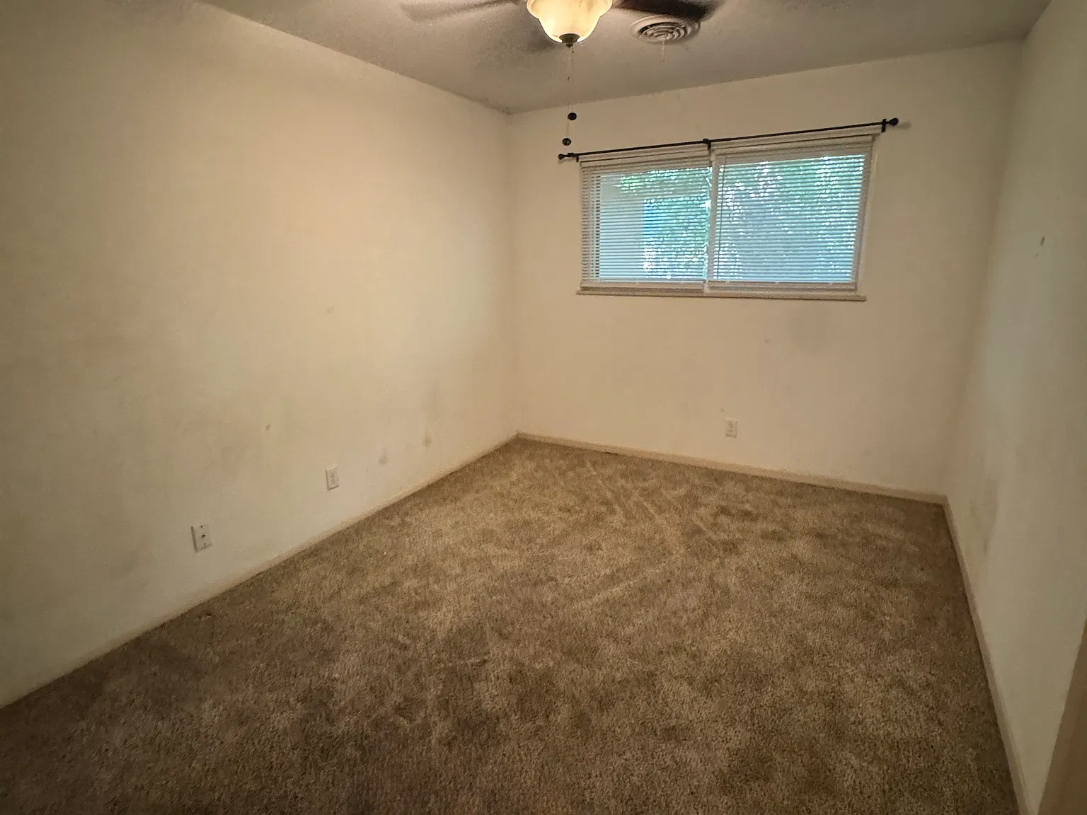 4 bed, 1806 sqft, $1,950 — Photo 3