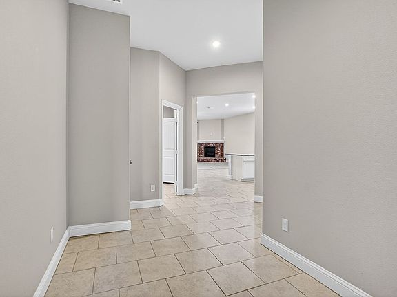 2nd image of 1905 Rattler Ln