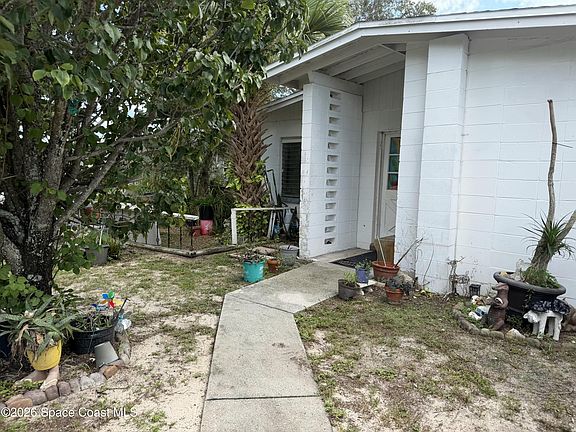 4th image of 1515 Cunningham Ave