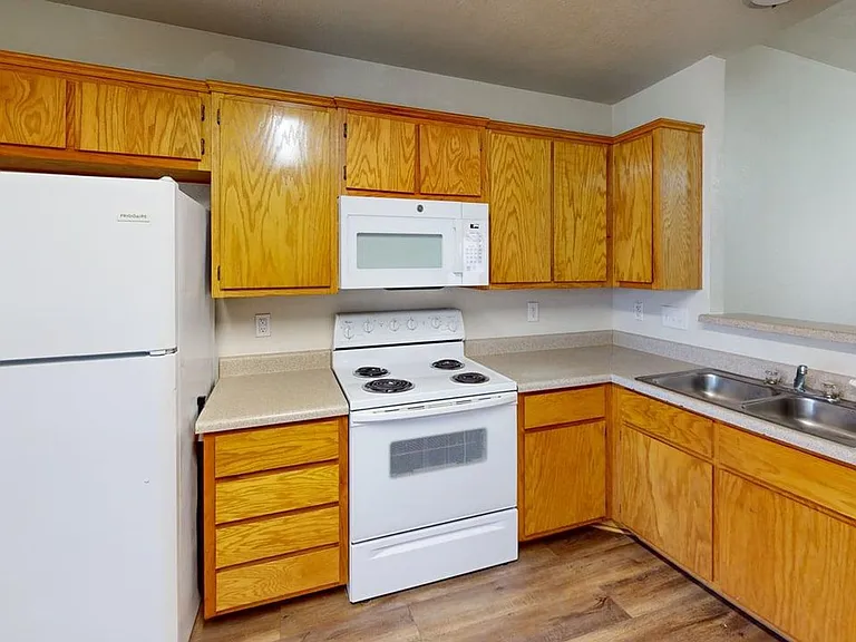 3802 Pecos Ct — Photo 7