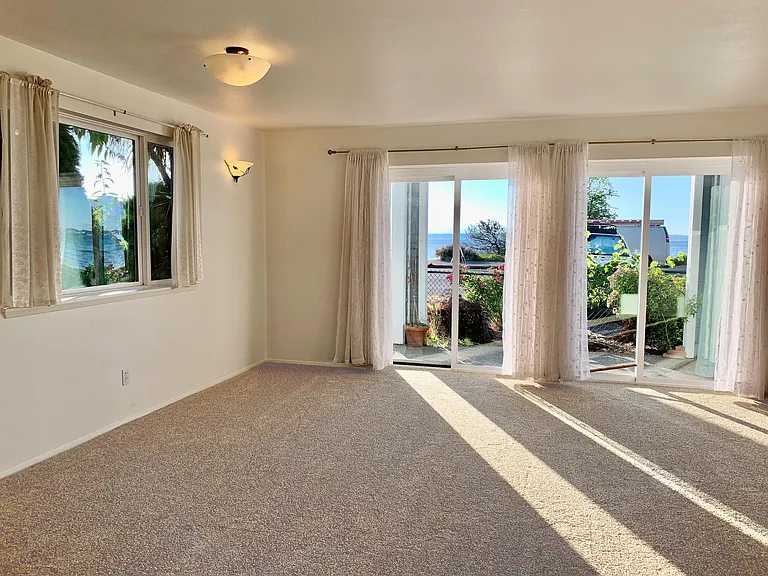 1718 Alki Ave SW #100 — Photo 4