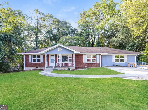 421 Pineridge Dr, Forest Park, GA 30297