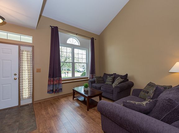 3rd image of 354 Dorchester Ln