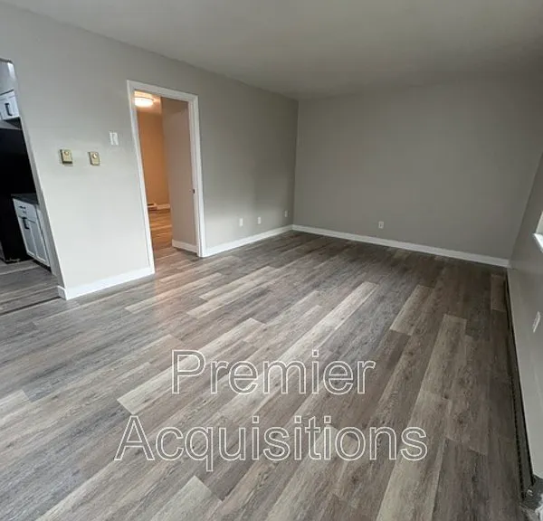 307 N 45th St — Photo 1
