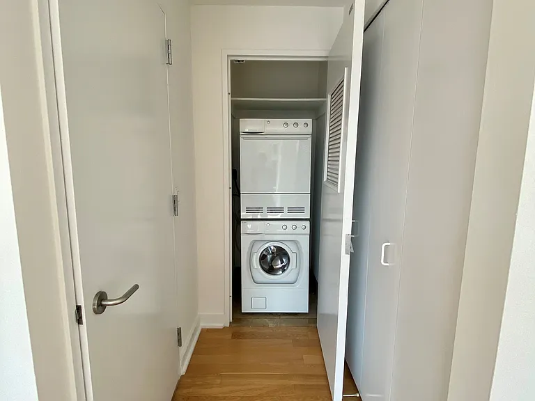 885 6th Ave #23K — Photo 7