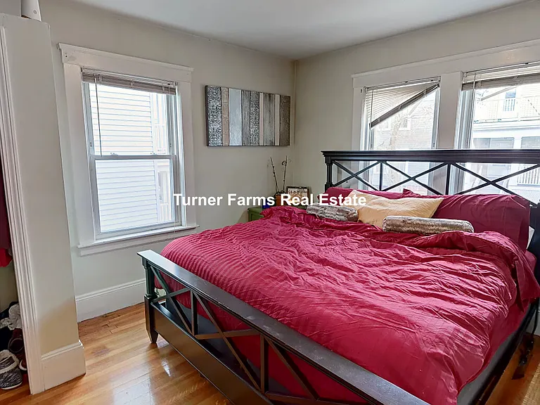 18 Bond St #1R — Photo 8