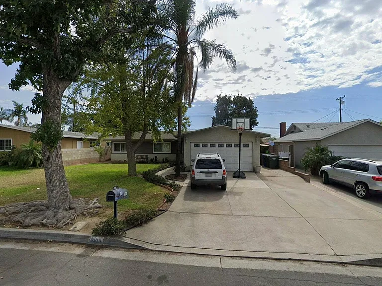 1008 E Galatea St — Photo 1