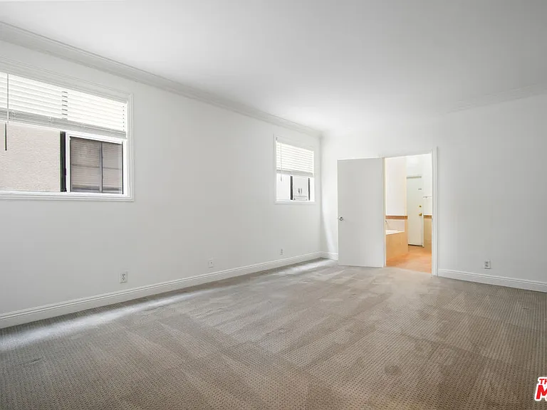 8865 Alden Dr #101 — Photo 14