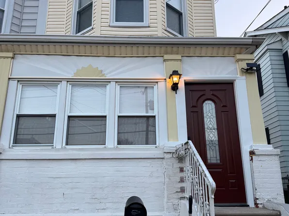 1110 Faunce St, Philadelphia, PA 19111