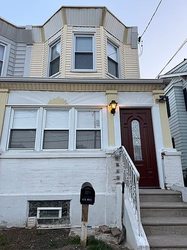 1110 Faunce St Photo 1