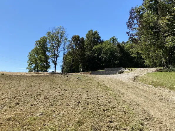 672 Sullivans Bend Rd, Elmwood, TN 38560