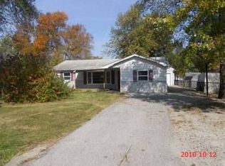 504 W Arlington Ln, Crete, IL 60417