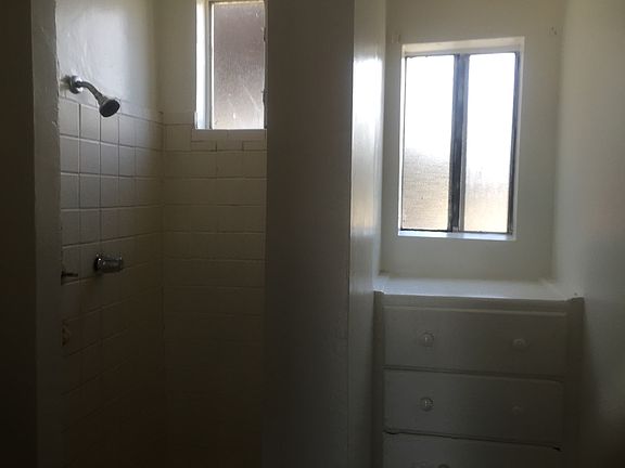 3rd image of 1912-1914 Whittier Blvd #1914F