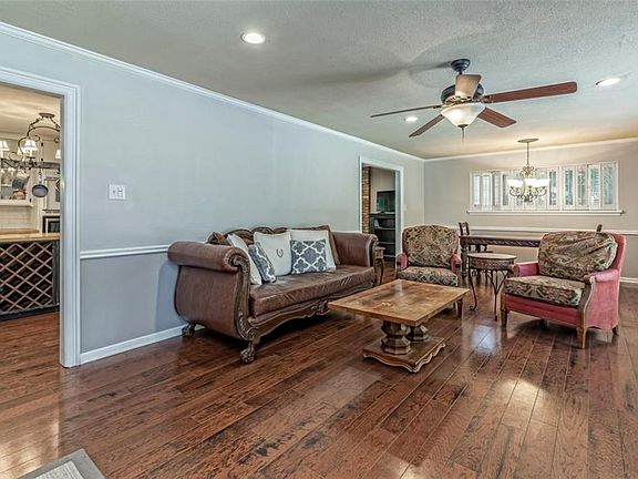 4th image of 5720 Westlawn Dr