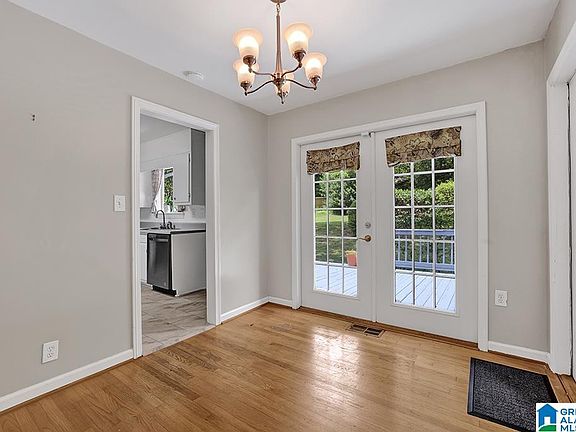 5th image of 1072 Alford Ave