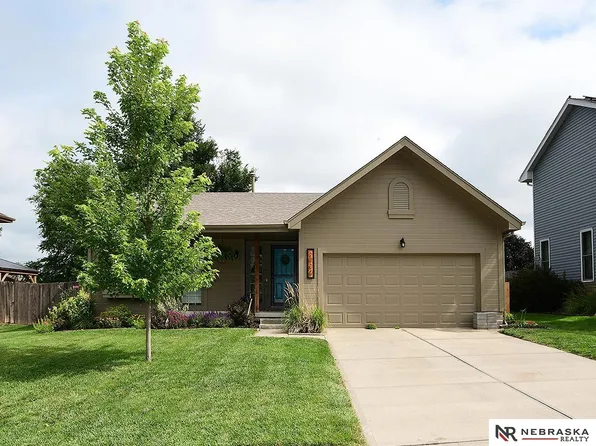 2706 Coffey Ave, Bellevue, NE 68123