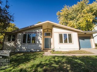 310 Ridgeway Dr, Glenwood, IA 51534