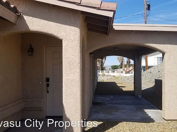 5th image of 3009 Winterhaven Dr Unit 102