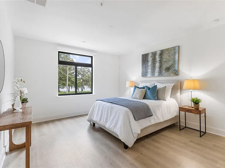 266 Park Lake St #19 — Photo 9