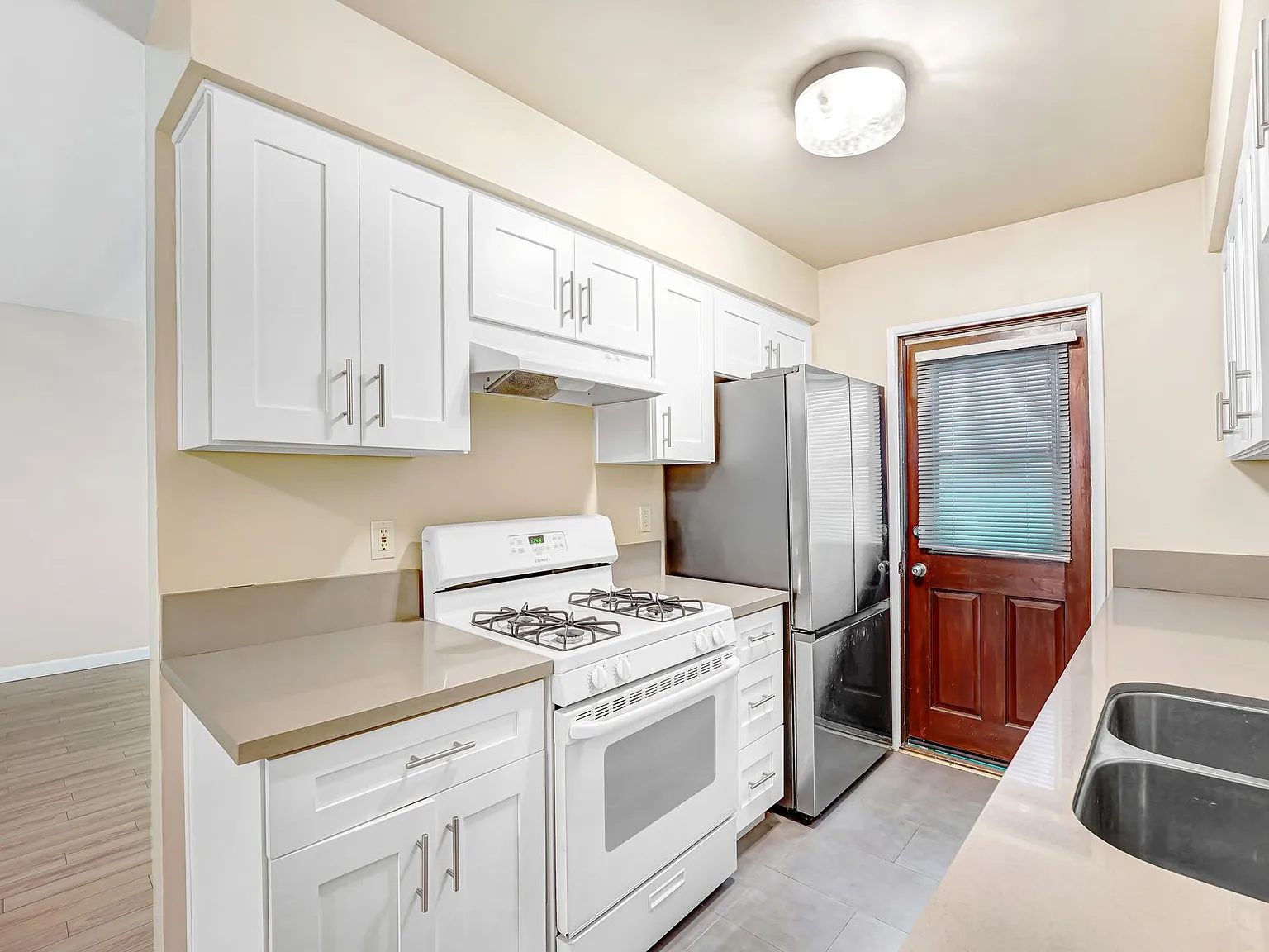 1314 Euclid St. in Santa Monica - near Wilshire Blvd. — Photo 2