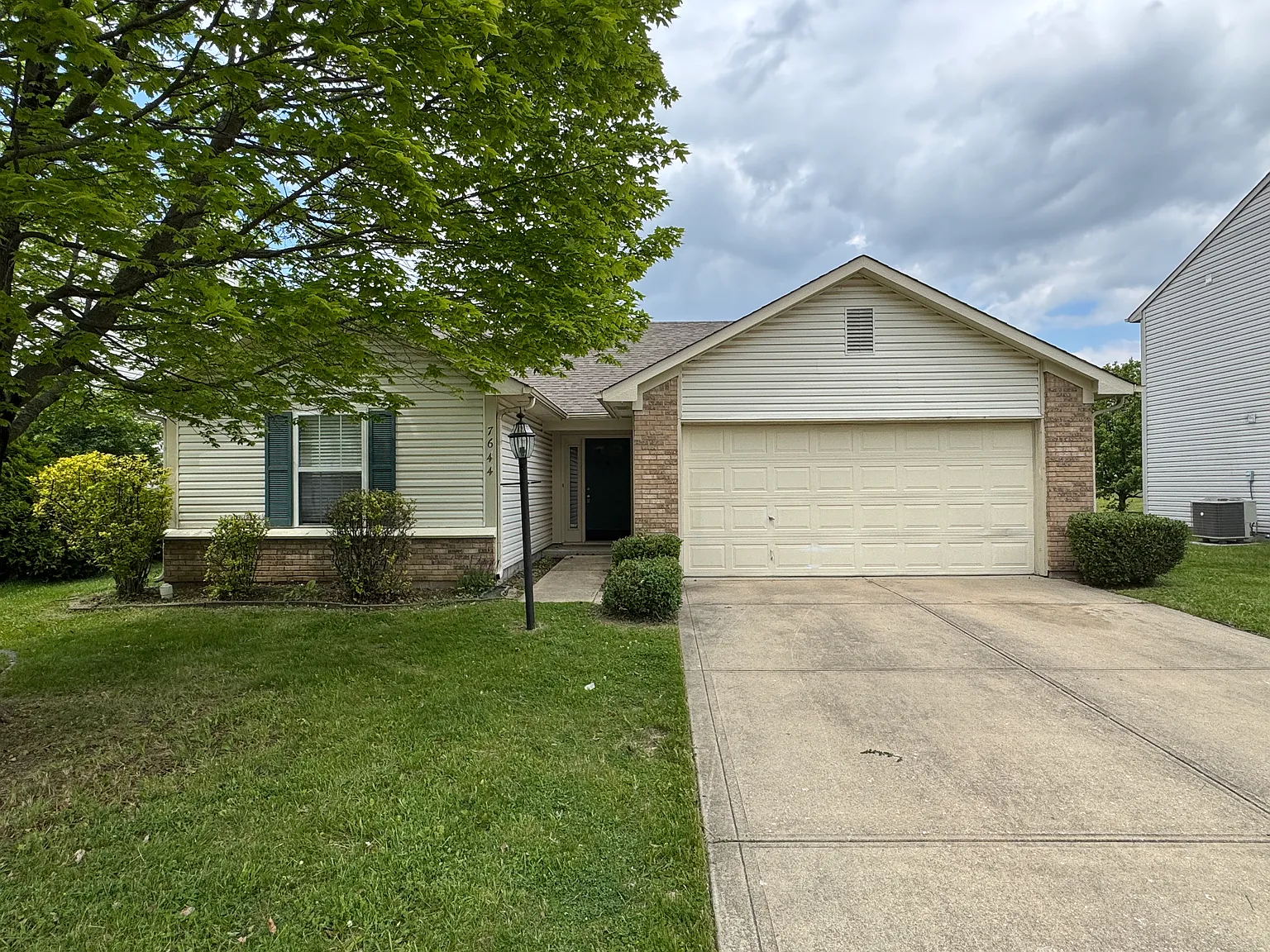 3 bed, 1304 sqft, $1,695 — Photo 1