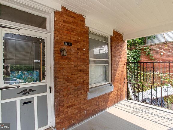 5th image of 814 E Woodlawn Ave