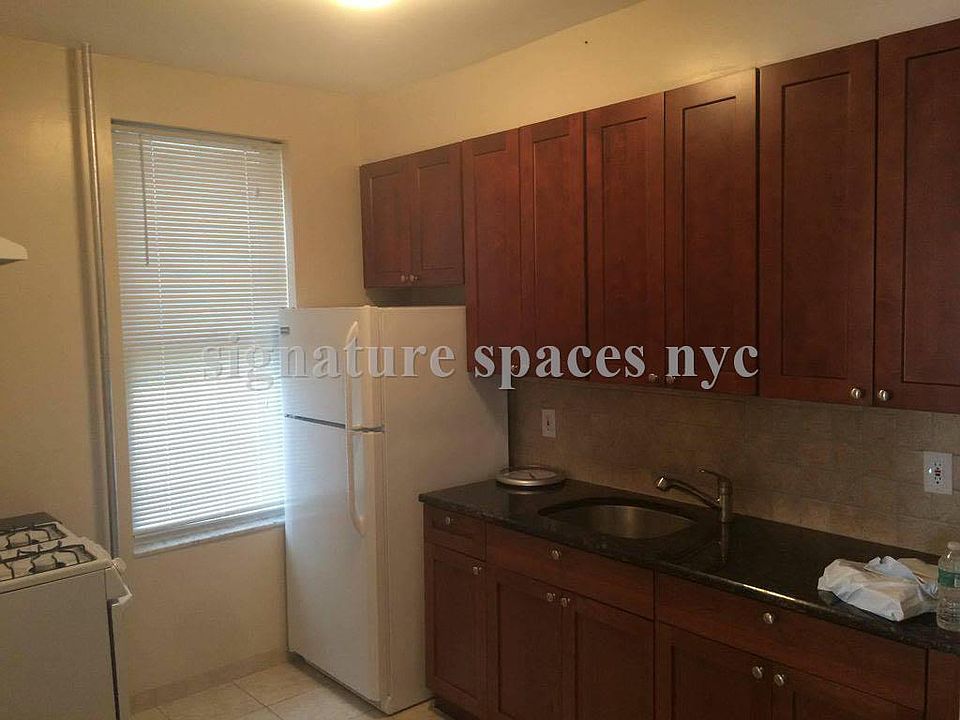 1st image of 3048 33rd St APT 1R