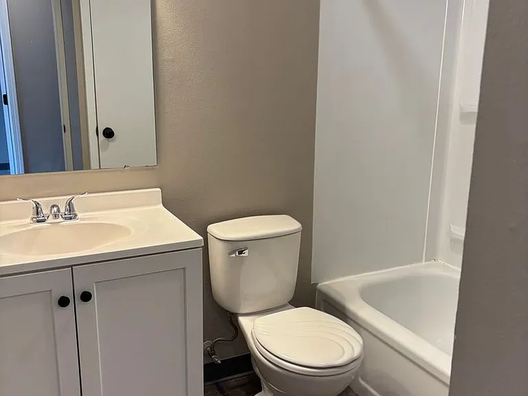 1705 Edgewood Dr NW — Photo 16