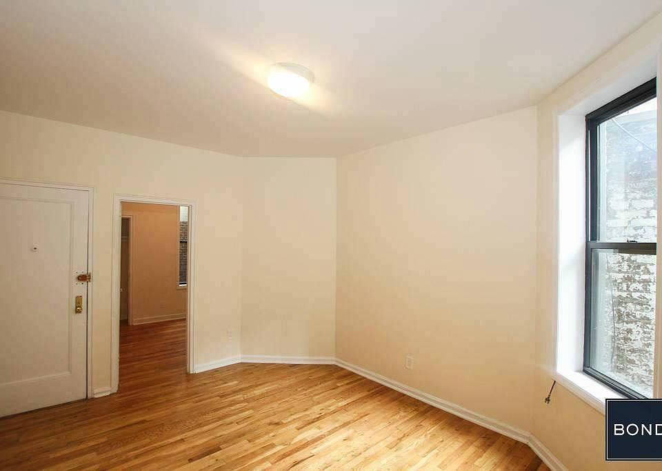 2nd image of 32 Beekman St