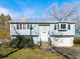 24 Putnam St, Springfield, MA 01109