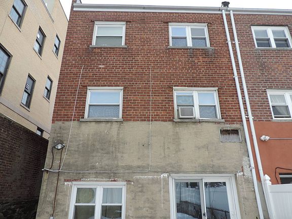 5th image of 1010 Revere Ave
