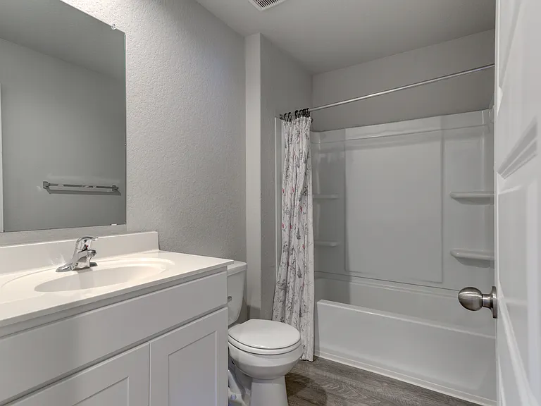 1121 Gracie Way — Photo 2